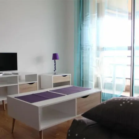 A La Rochelle, Balcon, Parking, Proche - Fr-1-246-119 *